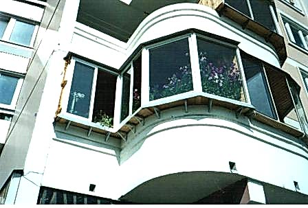 osteklenie balconov aluminiem s vinosom